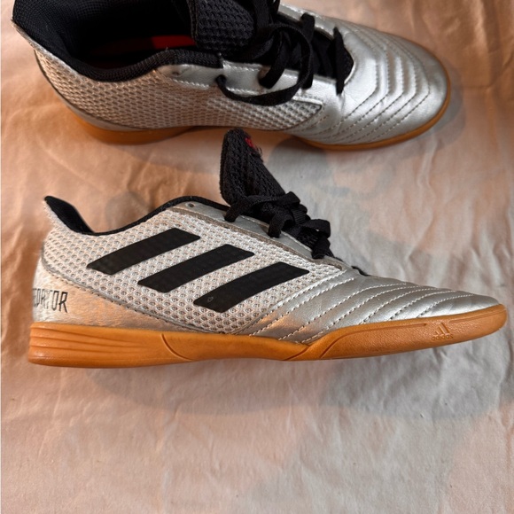 Adidas Kids Silver Black Indoor Soccer Cleats / Sneakers Sleek Design - Picture 3 of 5